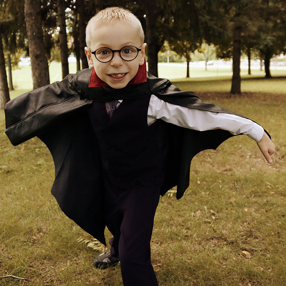 Vampire cape pattern. Kid and adult size – juliechantal